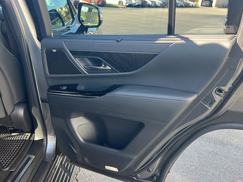 New 2026 Lexus LX 600 4WD w/ Luxury Package image 16