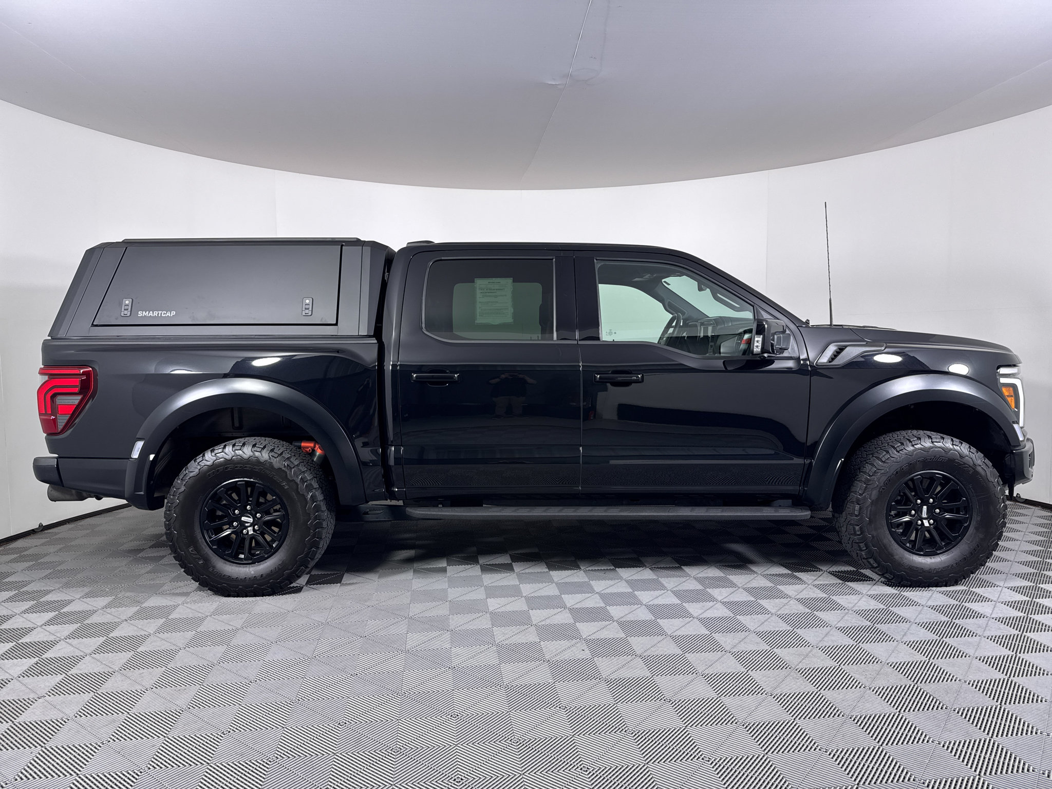 Certified 2025 Ford F150 Raptor AWD/4WD image 4