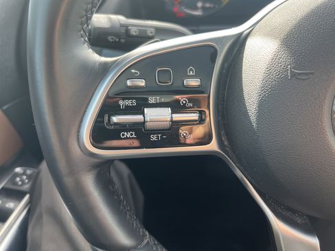 Used 2022 Mercedes-Benz GLA 250 4MATIC image 19