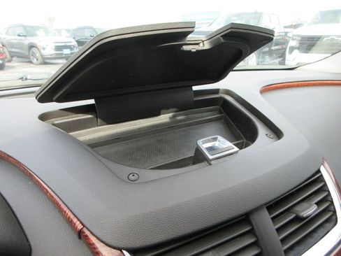 Used 2010 Chevrolet Malibu LTZ image 31