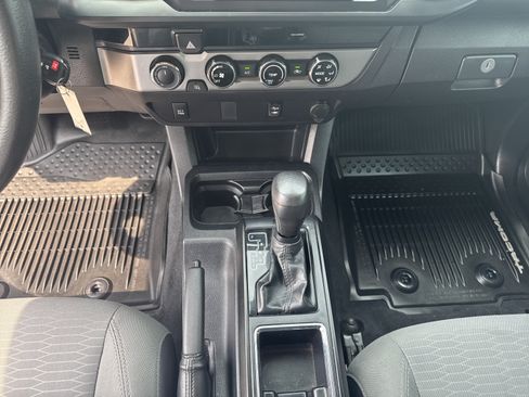 Used 2018 Toyota Tacoma SR w/ SR Convenience Package AWD/4WD image 16