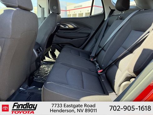 Used 2024 GMC Terrain SLE w/ Driver Convenience Package FWD image 7
