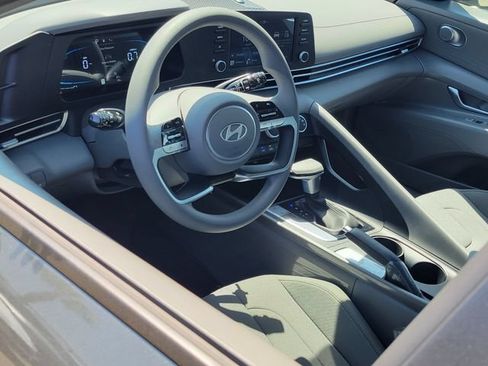 New 2026 Hyundai Elantra SE FWD image 5