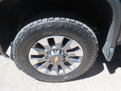 Used 2024 Chevrolet Silverado 2500 Custom w/ Custom Value Package AWD/4WD image 15