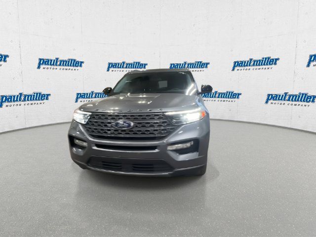 Used 2023 Ford Explorer XLT w/ Equipment Group 202A AWD/4WD image 4