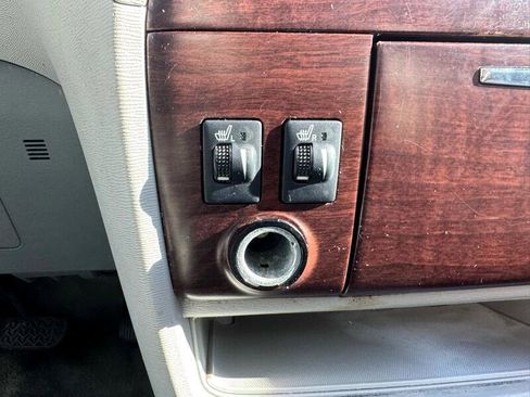 Used 2011 Toyota Sienna XLE image 19