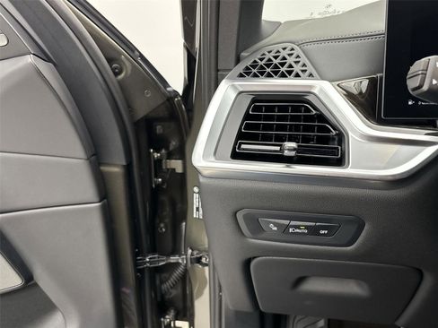New 2026 BMW X5 xDrive40i w/ Climate Comfort Package image 31