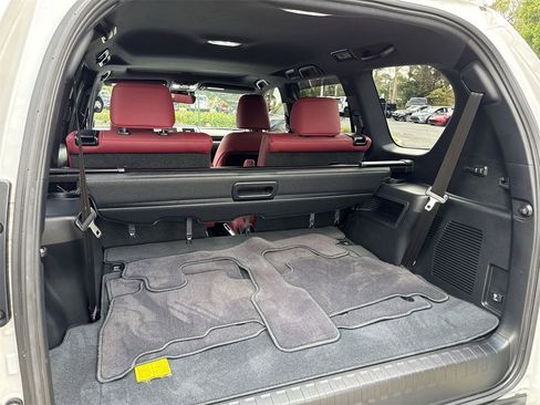 Used 2021 Lexus GX 460 Premium image 59