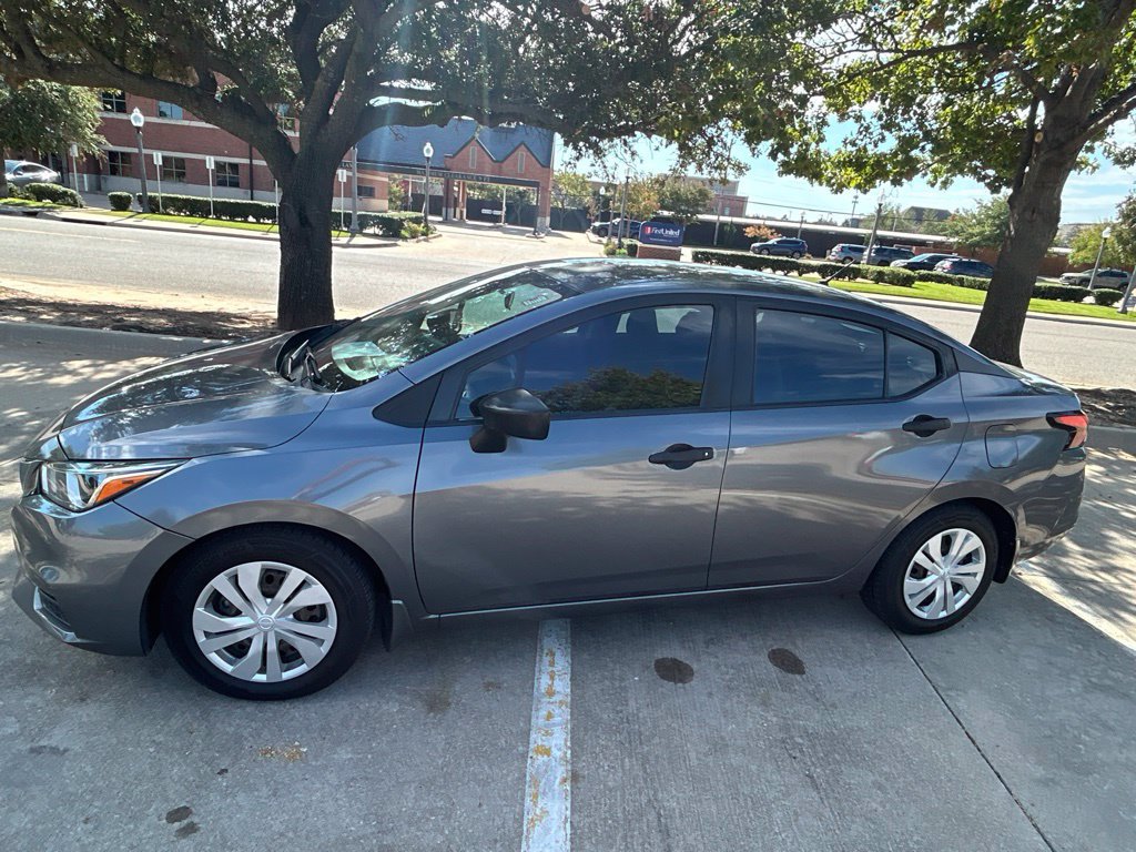 Used 2020 Nissan Versa S FWD image 4