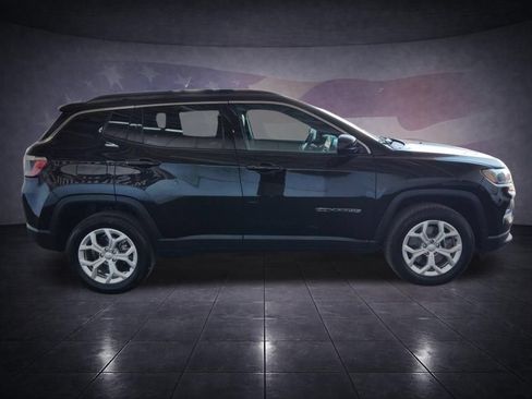 Used 2024 Jeep Compass Latitude AWD/4WD image 6
