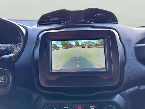 Used 2021 Jeep Renegade Latitude image 19