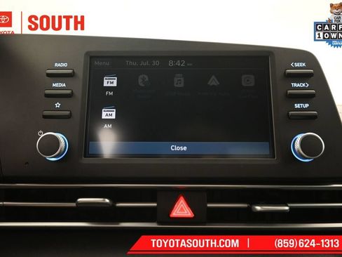 Used 2025 Hyundai Elantra SE FWD image 14