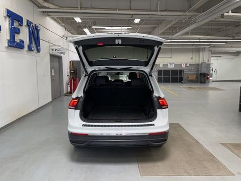 Certified 2022 Volkswagen Tiguan SE AWD/4WD image 9