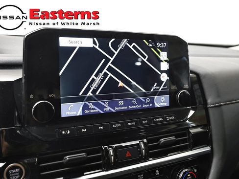 Used 2023 Nissan Pathfinder SL AWD/4WD image 18