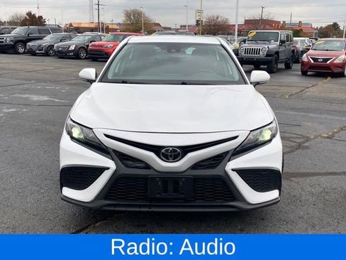 Used 2023 Toyota Camry SE image 2