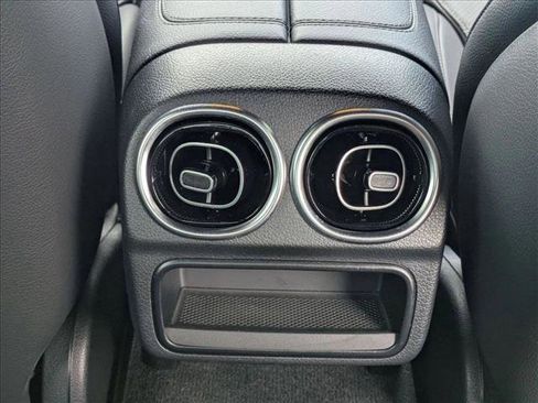Used 2024 Mercedes-Benz C 300 Sedan image 17
