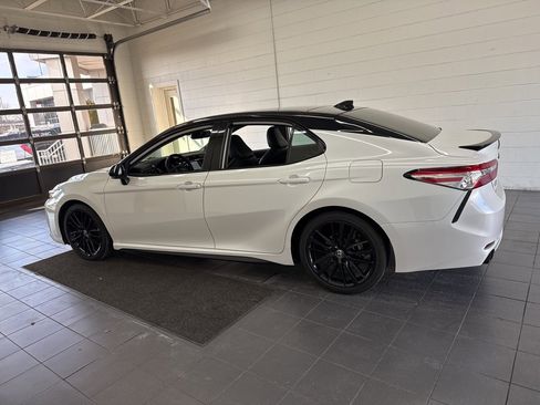 Used 2020 Toyota Camry XSE image 5