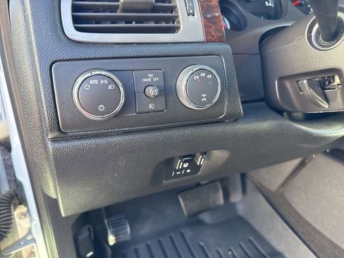 Used 2014 GMC Sierra 2500 Denali w/ Suspension Package, Off-Road image 12