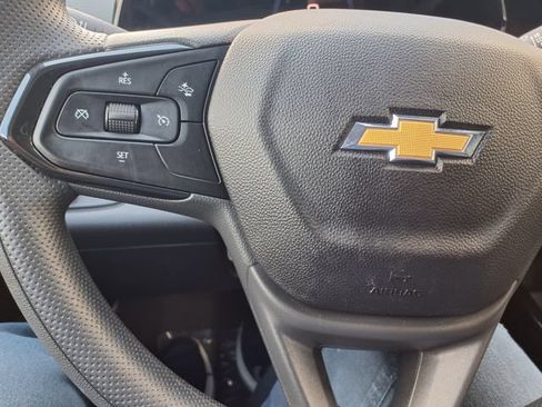 Used 2026 Chevrolet Trax LT FWD image 23