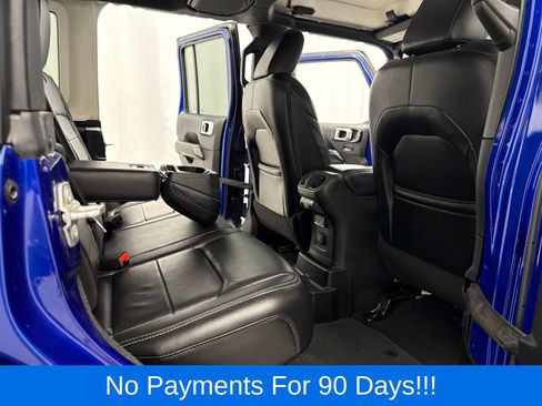 Used 2018 Jeep Wrangler Unlimited Sahara w/ Cold Weather Group AWD/4WD image 34