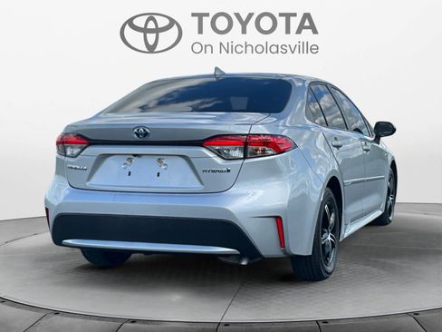 Used 2021 Toyota Corolla LE w/ Carpet Mat Package (TMS) FWD image 6