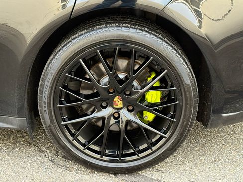 Used 2019 Porsche Panamera 4 image 13