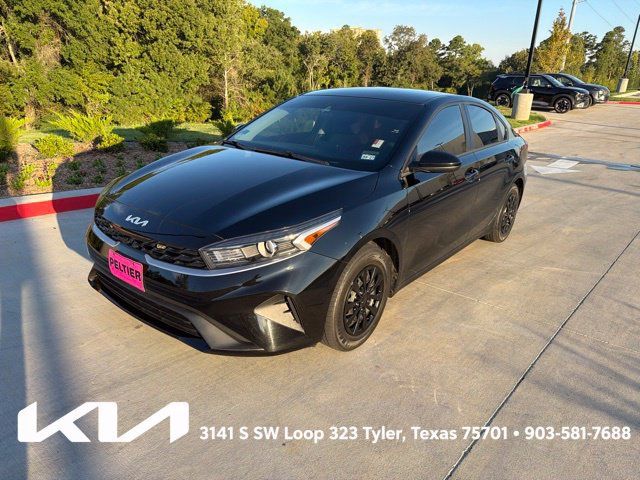Used 2023 Kia Forte LX FWD image 3