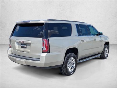 Used 2017 GMC Yukon XL SLT AWD/4WD image 5