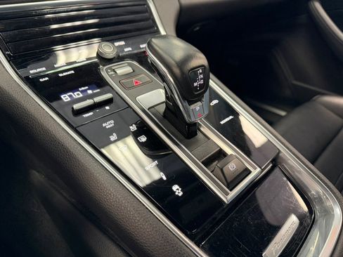 Used 2019 Porsche Panamera 4 image 75