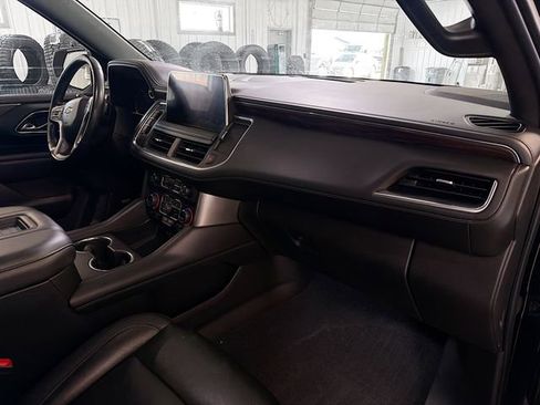 Used 2021 Chevrolet Suburban LT image 12
