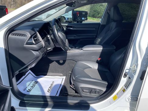 Used 2021 Toyota Camry SE image 7