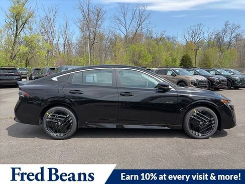 New 2026 Nissan Sentra SR w/ Floor Mat Package FWD image 8