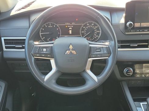 Used 2022 Mitsubishi Outlander ES AWD/4WD image 12