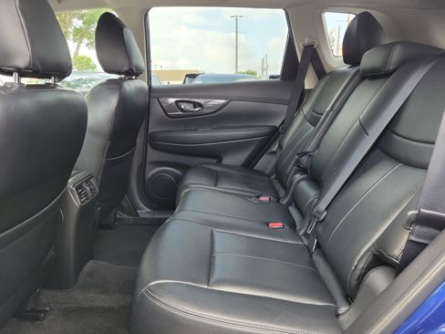 Used 2019 Nissan Rogue SV FWD image 17