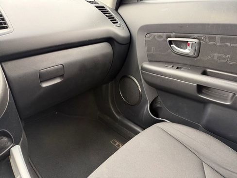 Used 2012 Kia Soul + image 17