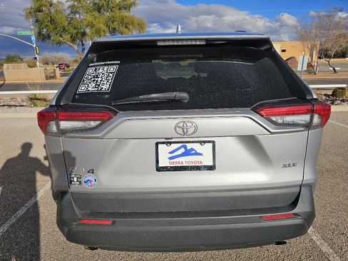 Used 2022 Toyota RAV4 XLE image 4