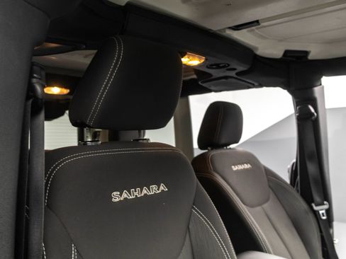 Used 2018 Jeep Wrangler Unlimited Sahara image 39