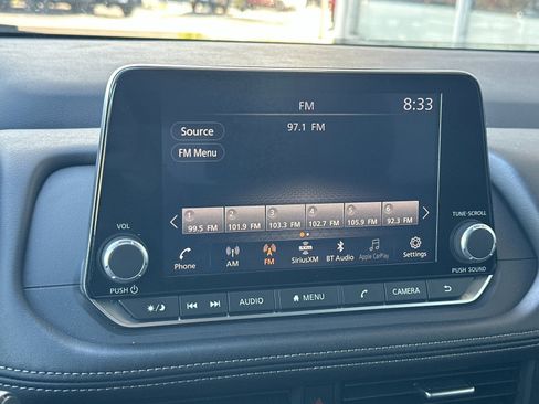 Used 2024 Nissan Rogue SV image 17