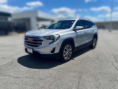 Used 2019 GMC Terrain SLT w/ Preferred Package AWD/4WD image 2
