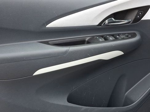 Used 2020 Chevrolet Bolt Premier w/ Infotainment Package image 16