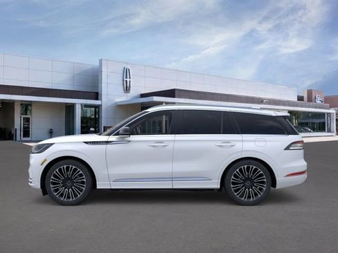 New 2026 Lincoln Aviator Black Label w/ Dynamic Handling Package AWD/4WD image 4