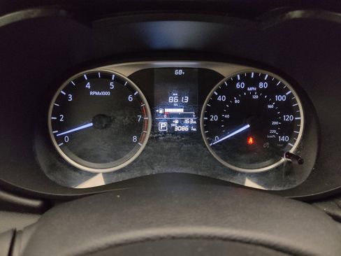 Used 2025 Nissan Versa S w/ Trunk Package FWD image 23