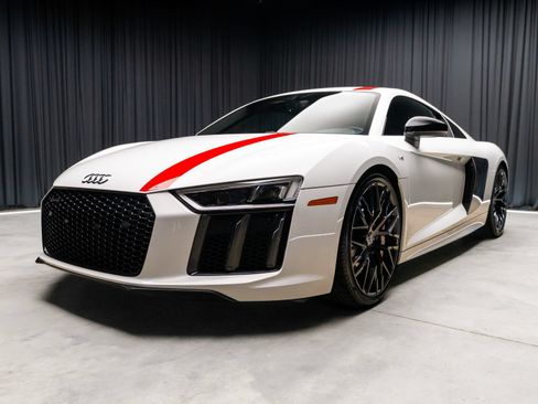 Used 2018 Audi R8 V10 w/ 20" Wheel Package RWD image 24