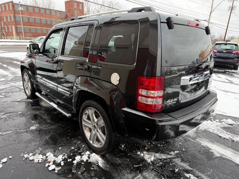 Used 2012 Jeep Liberty Limited Jet w/ Chrome Accents Group image 4
