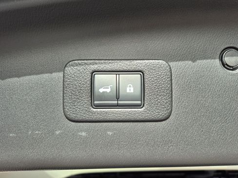 Certified 2023 Nissan Armada Platinum w/ Captain's Chairs Package RWD image 14