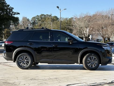 New 2026 Nissan Pathfinder SL w/ Cargo Package FWD image 20