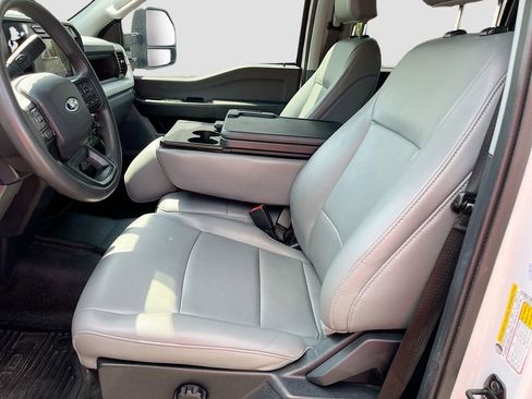 Used 2023 Ford F250 XL w/ XL Chrome Package image 30