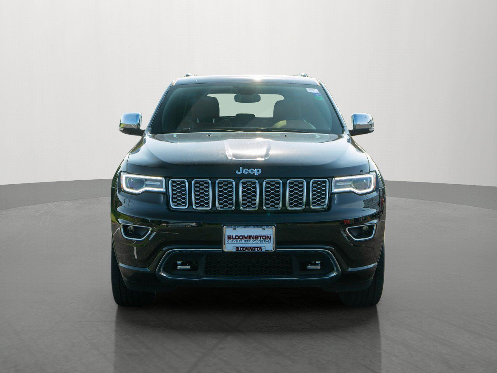 Used 2020 Jeep Grand Cherokee Overland AWD/4WD image 2