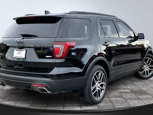Used 2017 Ford Explorer Sport w/ Equipment Group 401A AWD/4WD image 2
