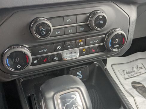 Used 2025 Ford Bronco Outer Banks AWD/4WD image 24